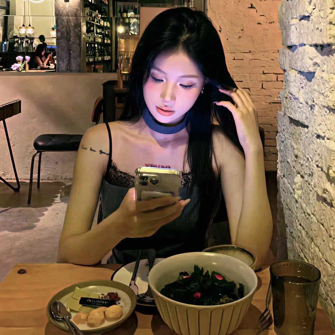 网红圈粉丝骂战升级，官方介入调查，一个月持续发酵